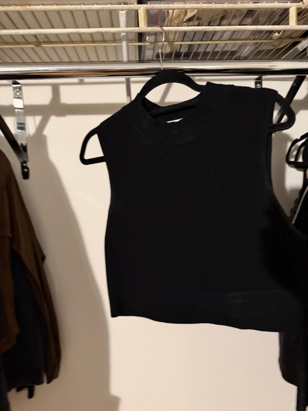Aritzia Babaton Black Sculpt Knit Mockneck Tank Size L